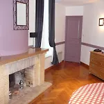 La Demeure Des 2 Tresors Otel