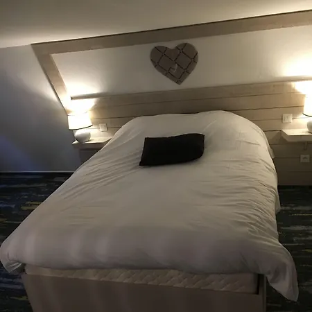 La Demeure Des 2 Tresors 3* لابْريسْ