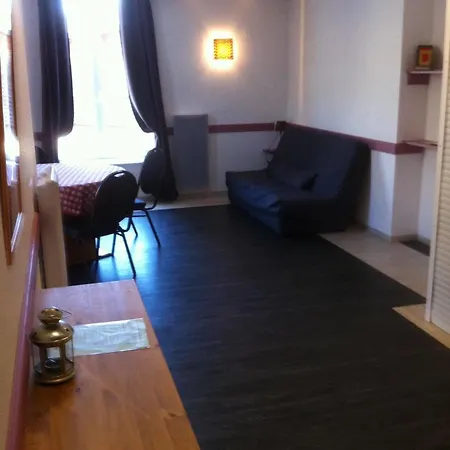 La Demeure Des 2 Tresors فندق لابْريسْ